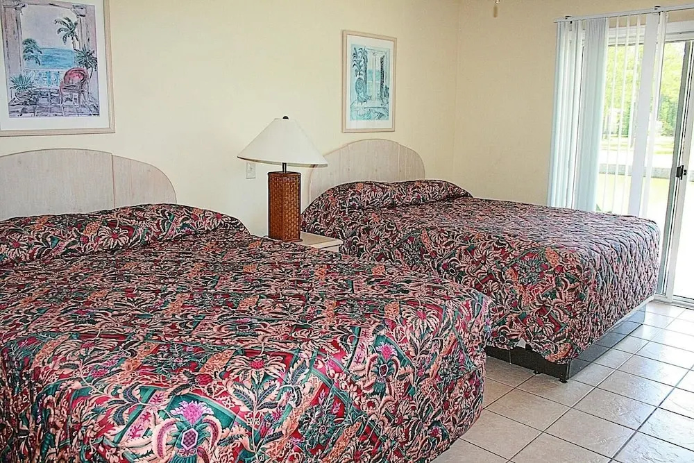 2402m 1 Bedroom Condo by Redawning