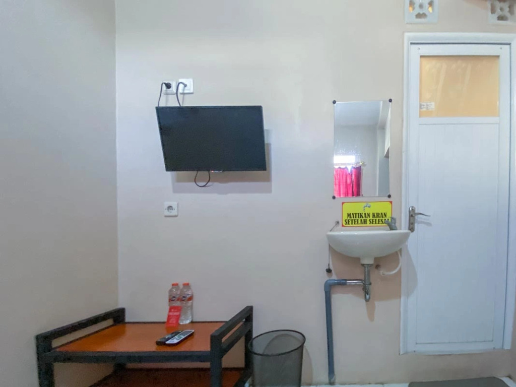 RedDoorz Syariah near Suramadu