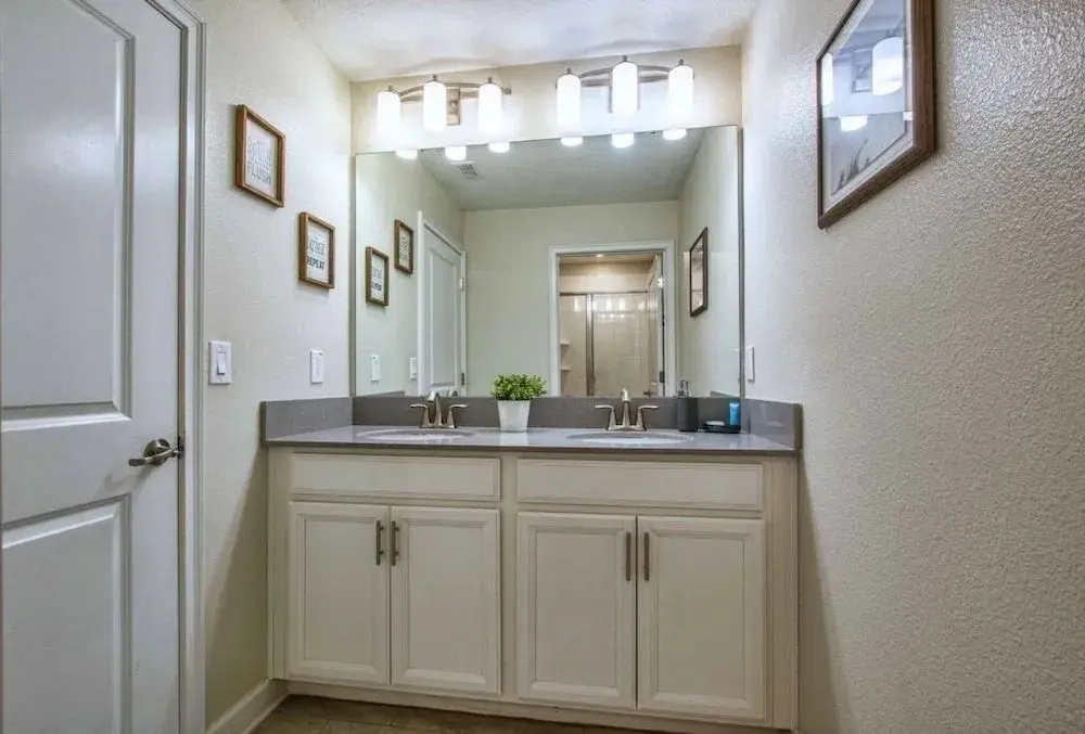 Modern Decor, Waterview W/splashpool, Bbq-1636str 4 Bedroom Townhouse by RedAwning