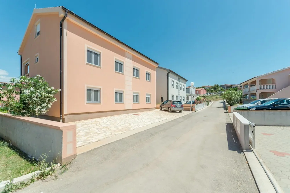 Apartments Hudic