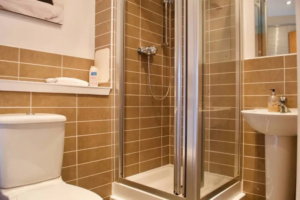 3 Bedroom Apartment With Private Roof Terrace