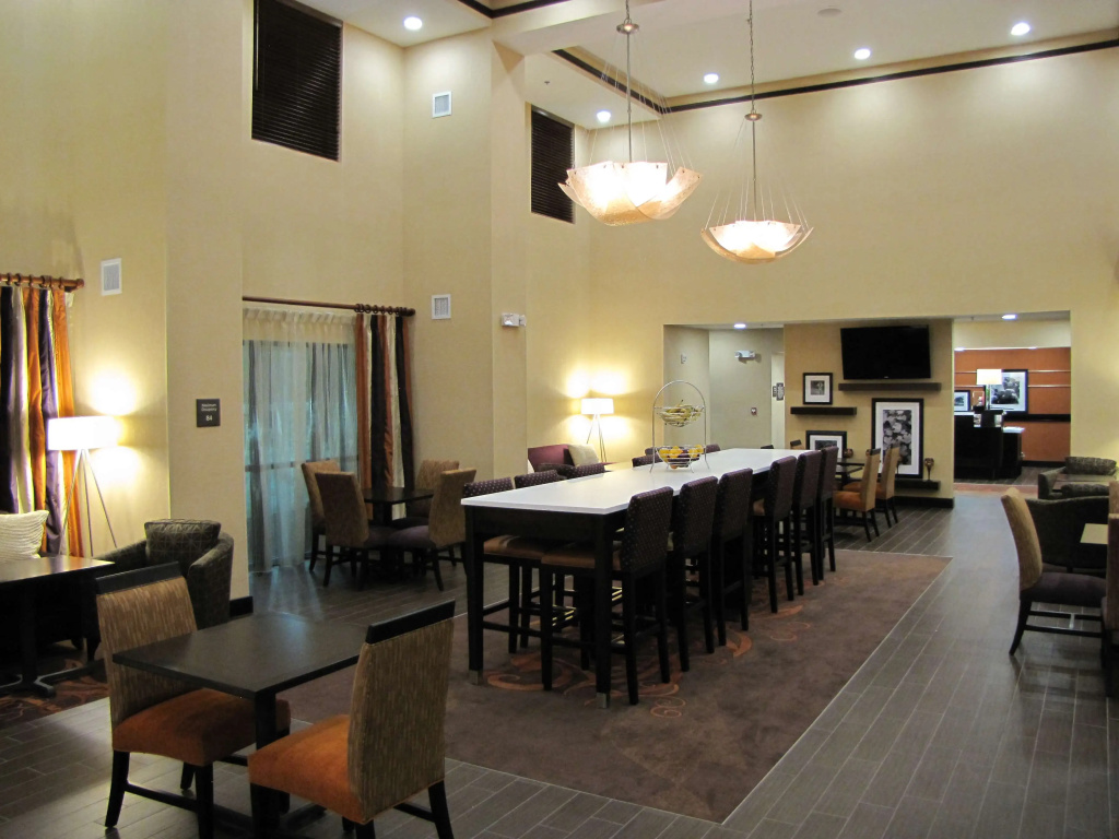 Hampton Inn & Suites Jamestown, ND