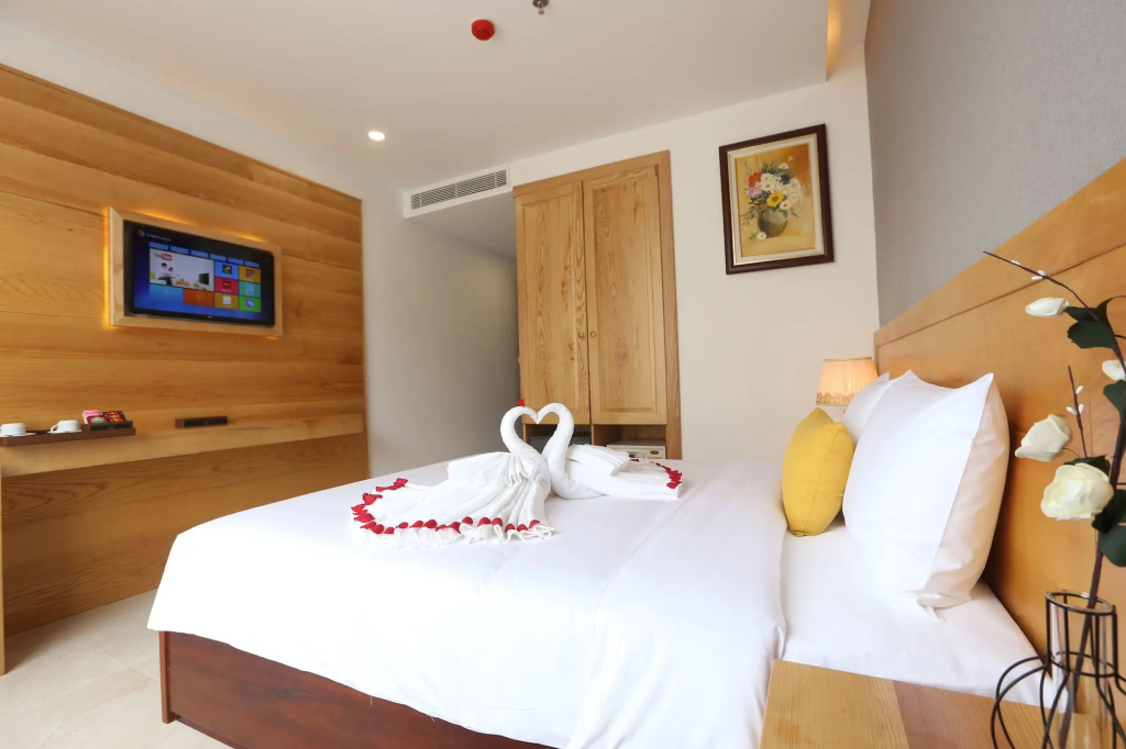 Sunny Ocean Hotel & Spa
