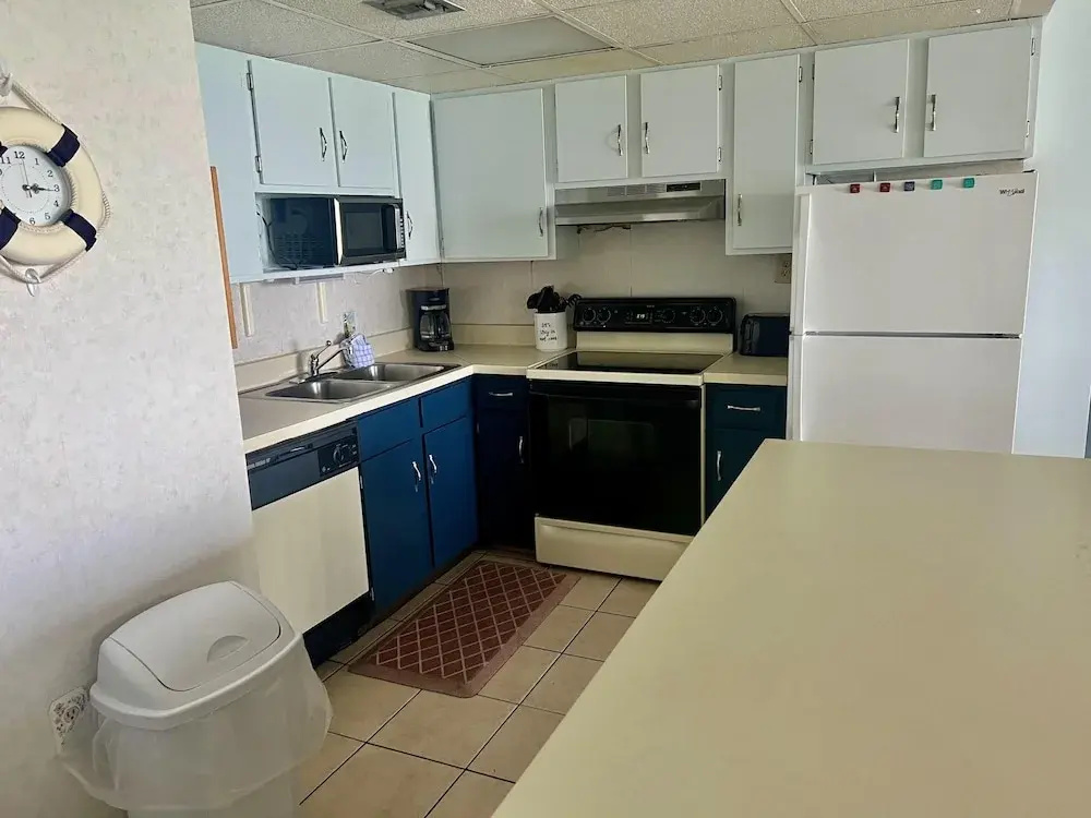 Royal Garden Resort 1401 3 Bedroom Condo by RedAwning