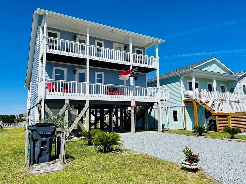Asteria By The Sea 3 Bedroom Home by Redawning