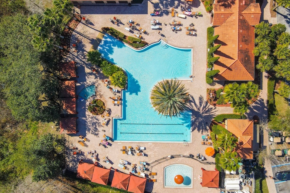 Enchanting Dog-friendly Getaway With Pool, hot Tub, Balcony, Gym, W/d, & AC