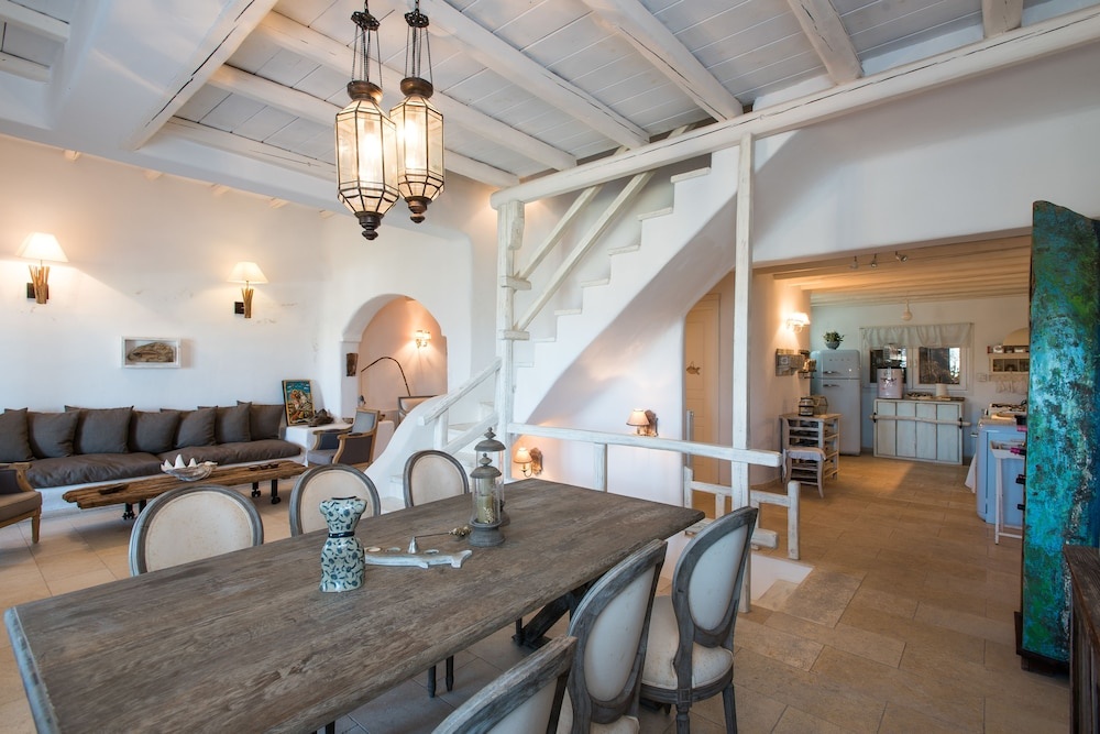Beautiful Villa at Panormos