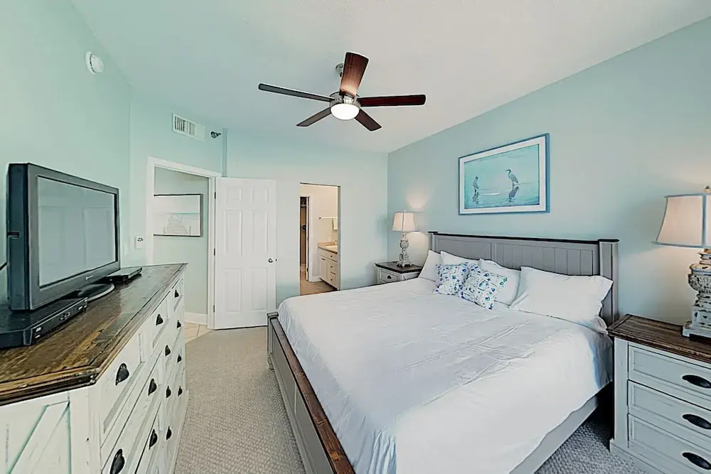 New Listing! Gulf-front Getaway W/ 2 Pools & Gym 1 Bedroom Condo