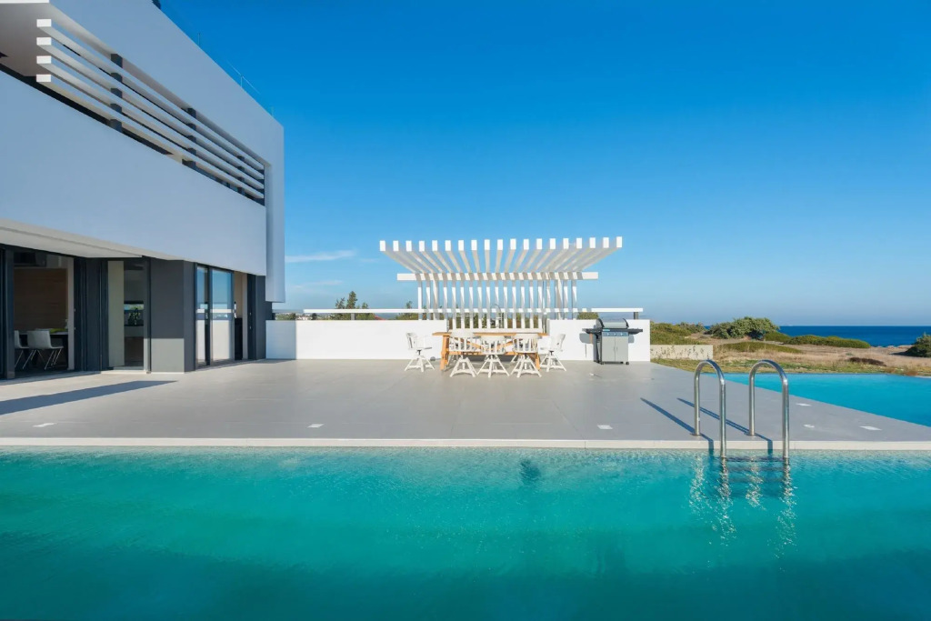 Albatross Beach Front Villas