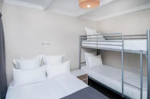 Whispering Sands Beachfront Motel