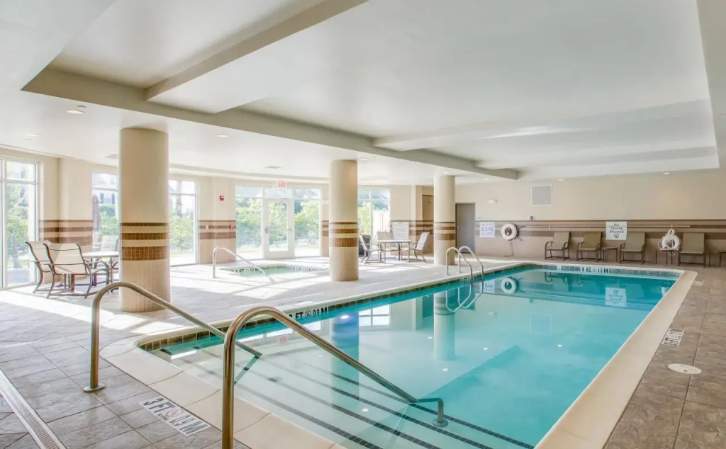 Holiday Inn Express & Suites Charleston Arpt-Conv Ctr Area by IHG