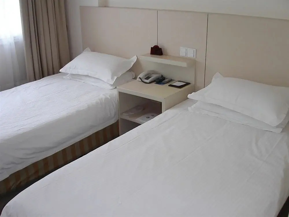 Baolong Homelike Hotel (Luojing Branch)