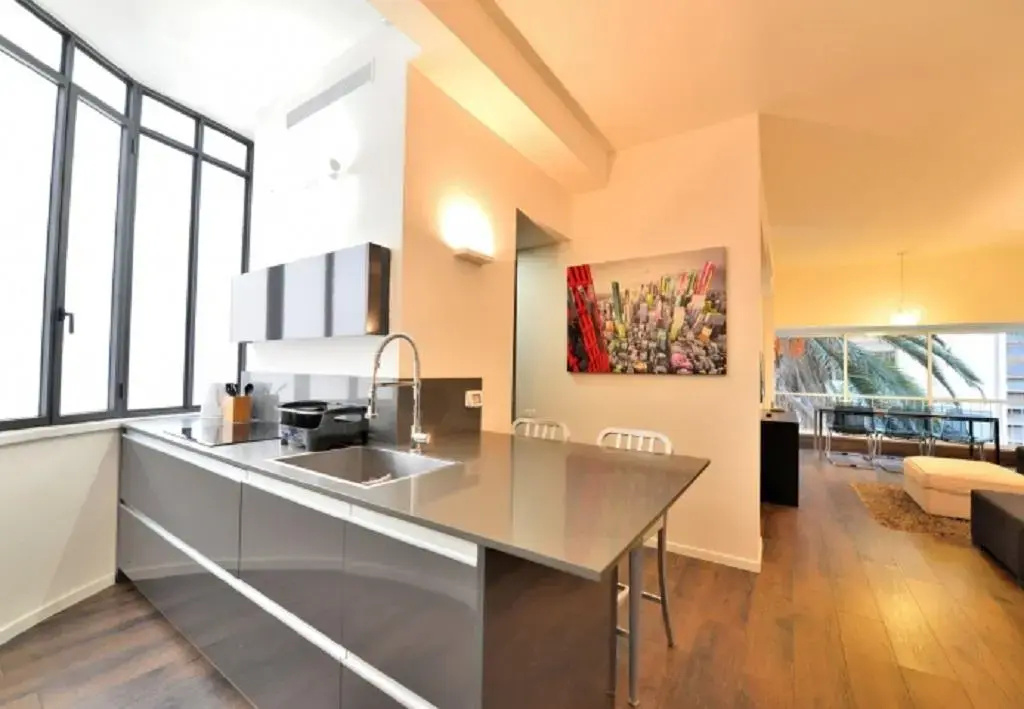 Renovated 2BR Apt. on Nordau Blvd