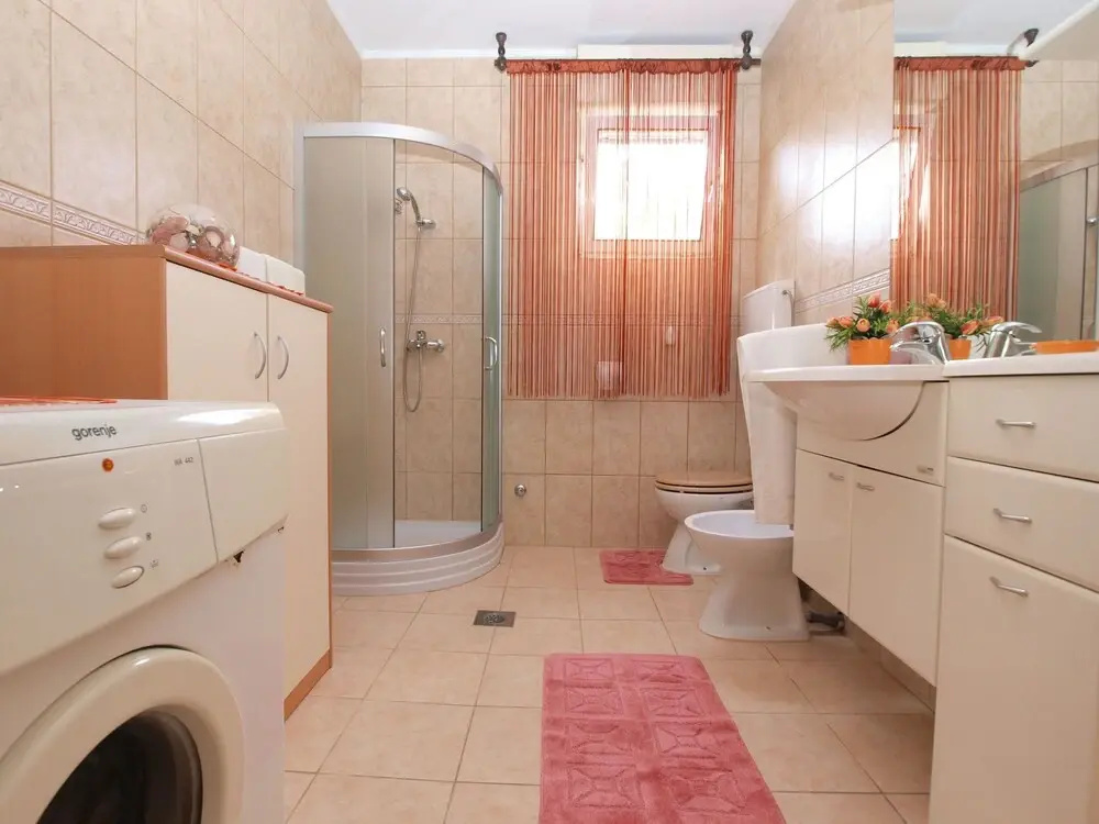 Apartment 1200