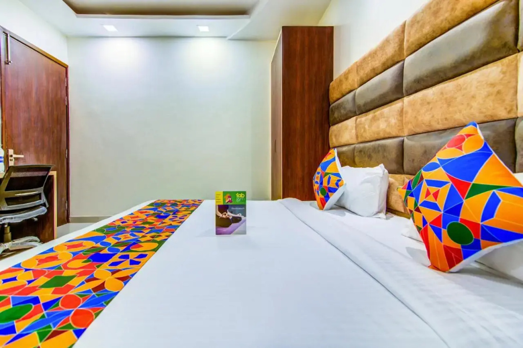 FabHotel Nayyar Inn II