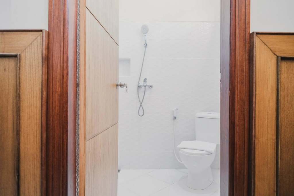 RedDoorz Plus @ Jalan Dr. Cipto Mangunkusumo Lampung