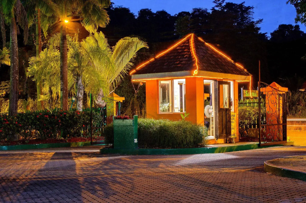 Oceans Salybia Nature Resort & Spa