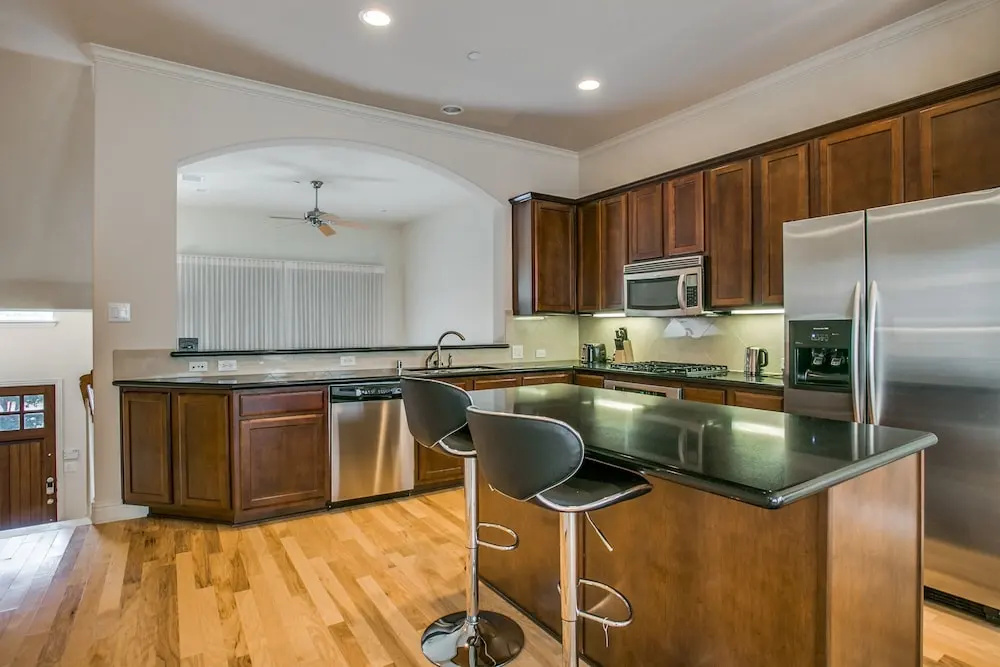 Stylish 3 bedroom Town Home at shops at