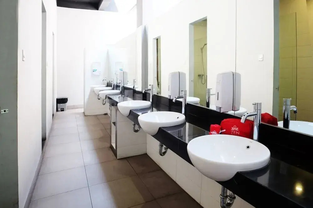 ZEN Hostel Gubeng Station