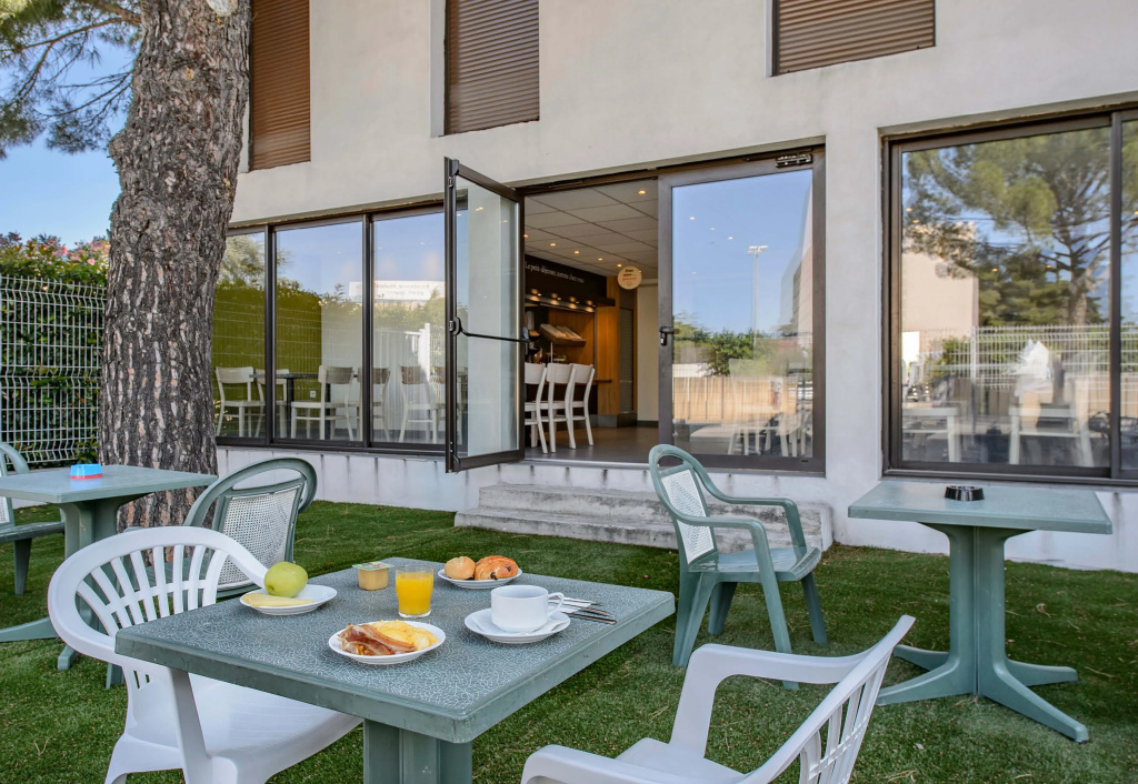 B&B HOTEL Nîmes Ville Active, parking sécurisé gratuit