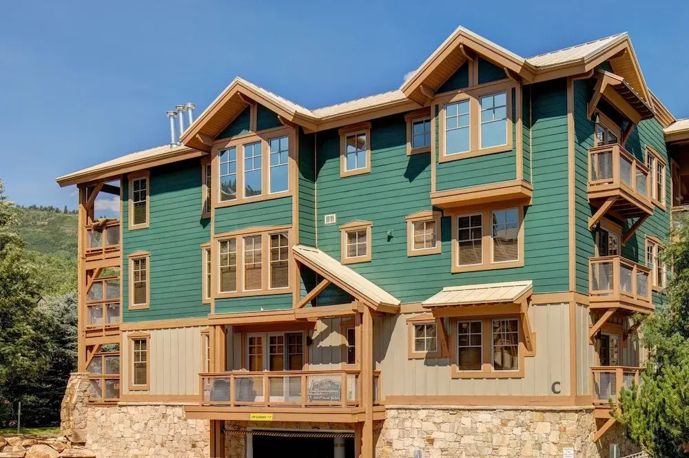 Town Pointe C304 3 Bedroom Condo by RedAwning