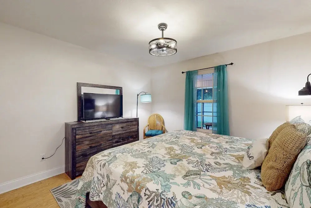Spacious Home With Private Pool,spa, Gas Grill and Patio