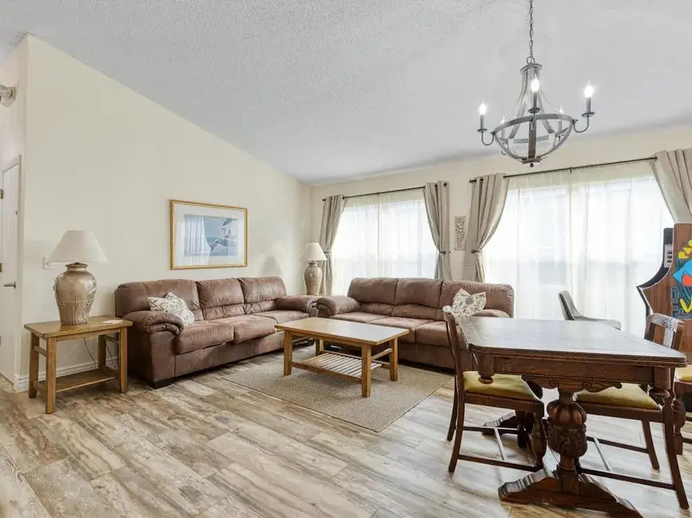 Villa Minutes from Disney 4bd 3Bt Private Pool & Games home