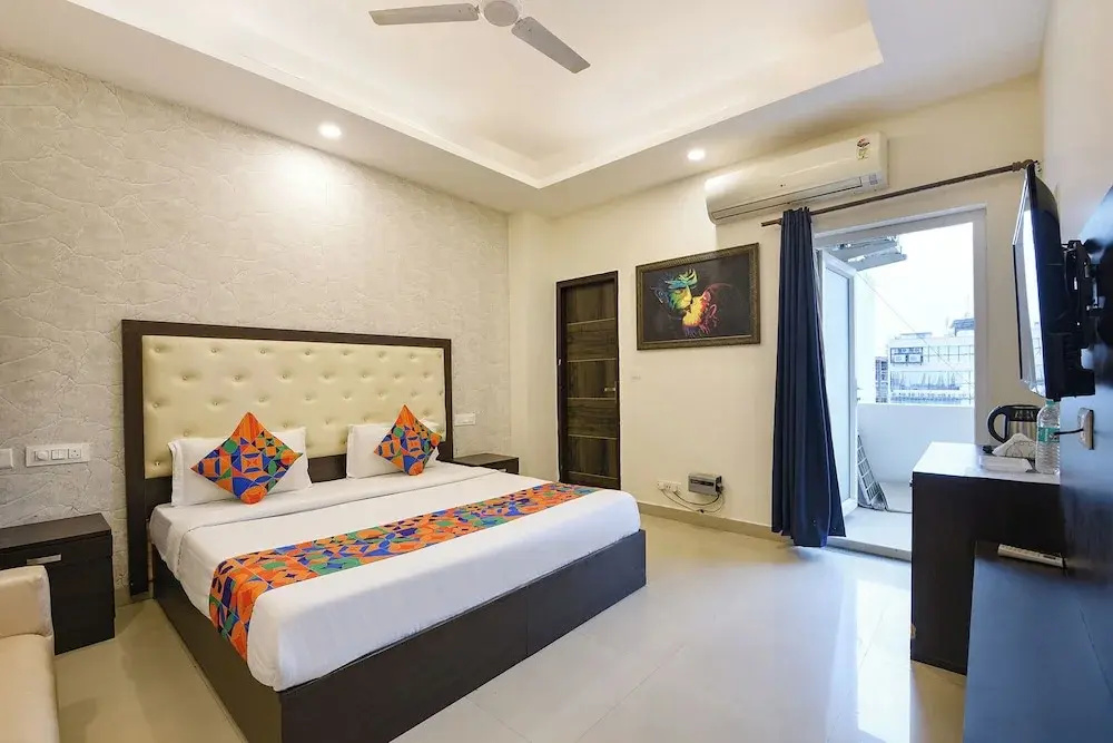 FabHotel Harnoor House - Gold Souk Mall
