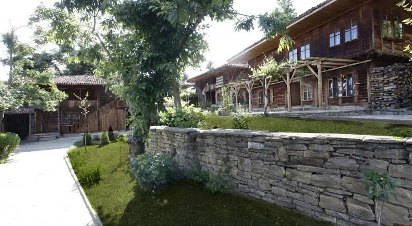 Guest Houses "Zlatna Oresha - Complex"