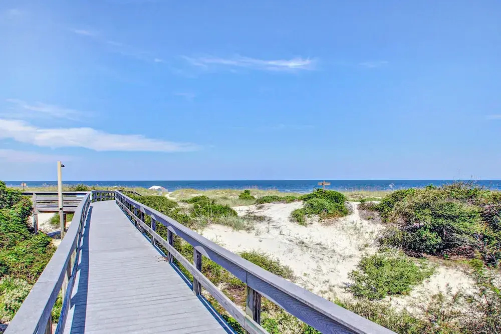 Oceanfront Condo With Pool & Tennis - Balcony, AC, Wifi & Washer/dryer