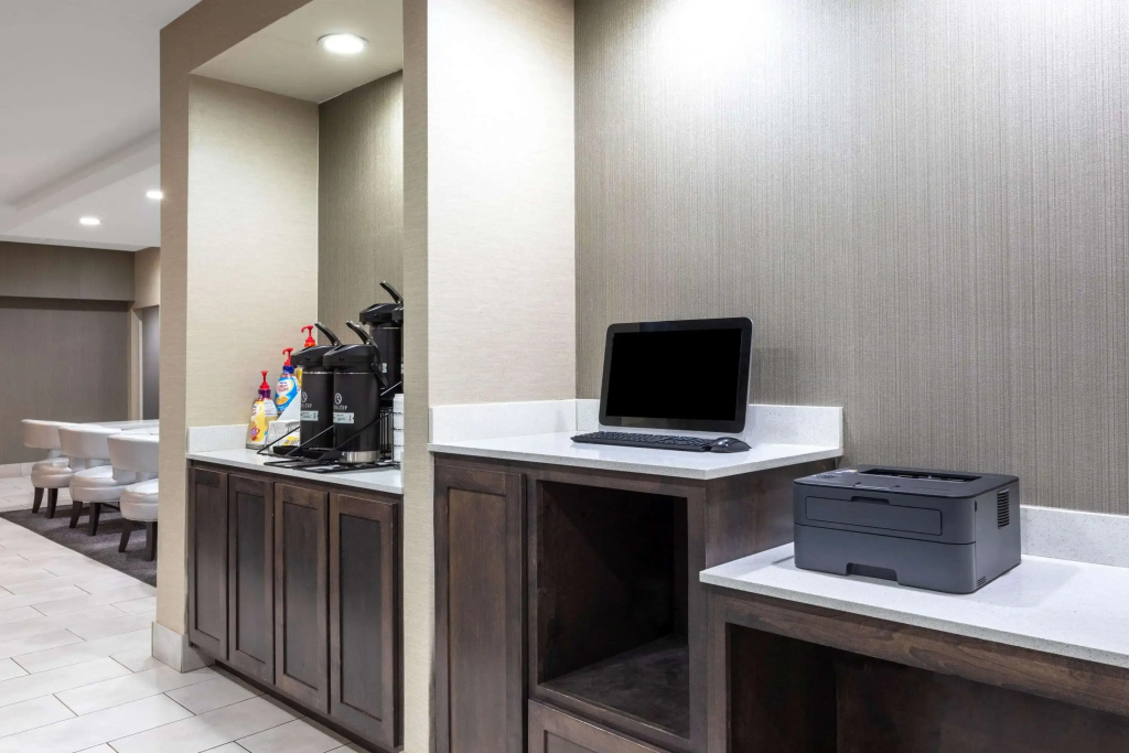 La Quinta Inn & Suites by Wyndham Hopkinsville