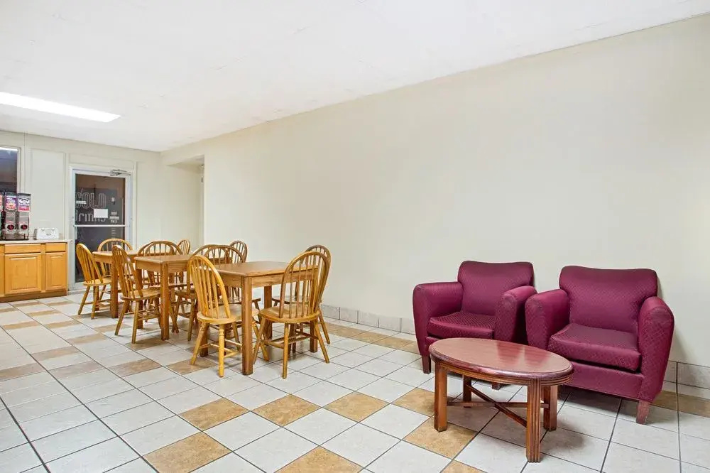 Days Inn Bristol Parkway