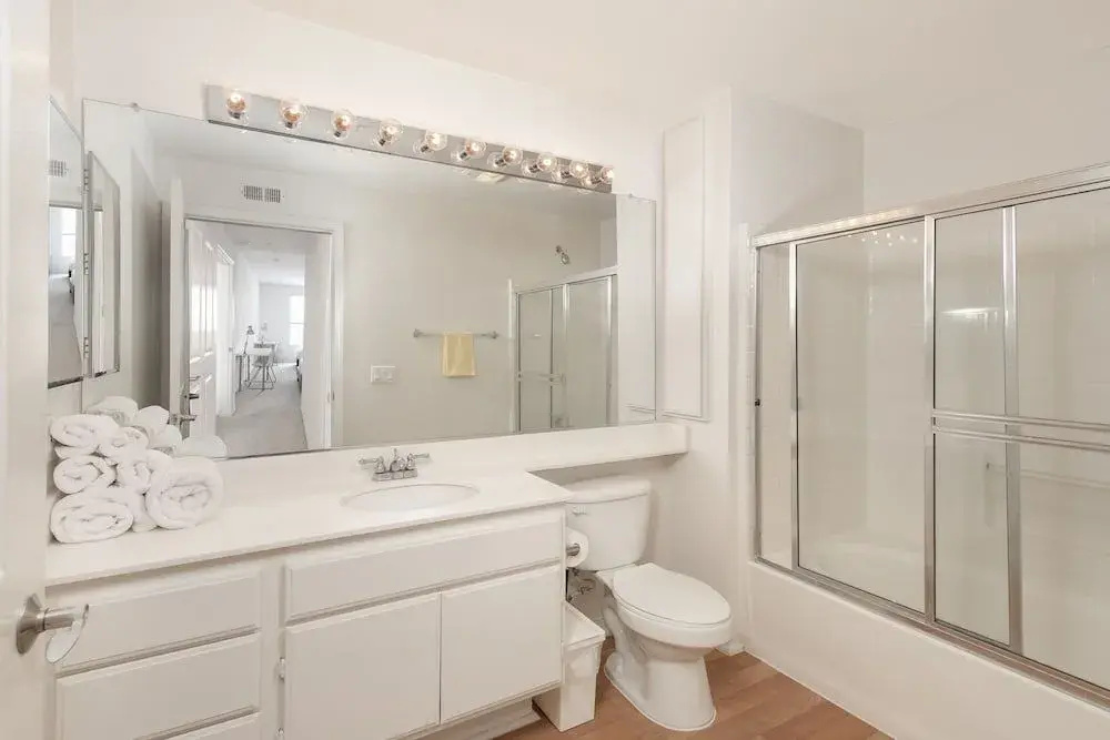 Irvine Comfort Collection 2 bed & 2 Bath
