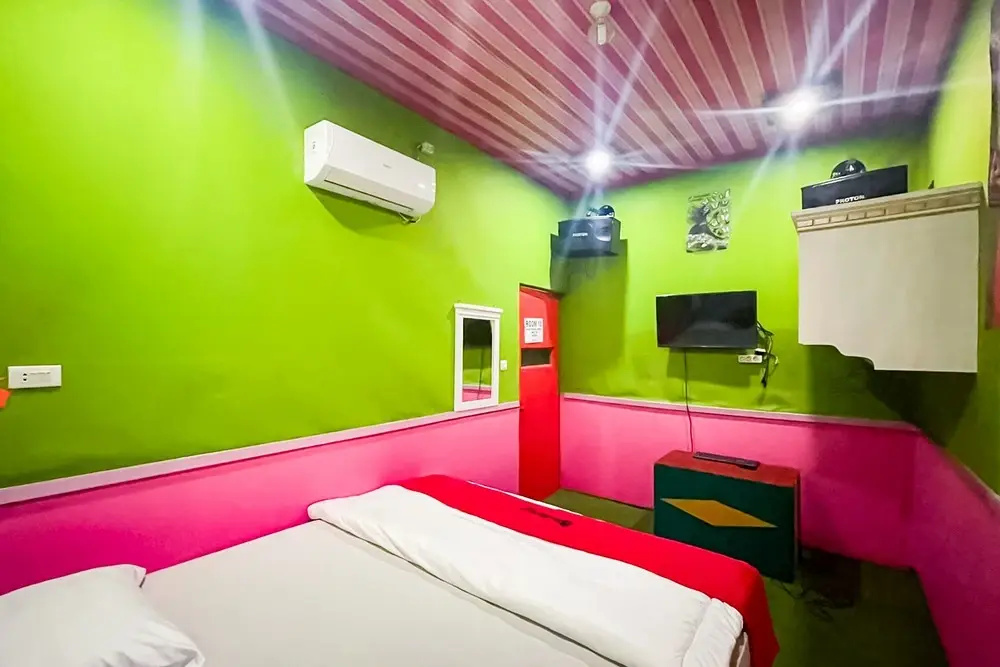 RedDoorz Syariah at Jalan RJ Junjungan Lubis Pandan