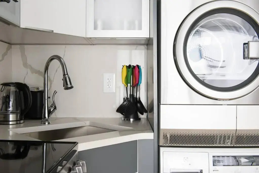 75-1d New 1BR Prime UES W D the Unit Best Value