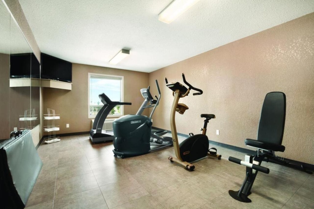 Prairie Crest Calgary Airport by IHG
