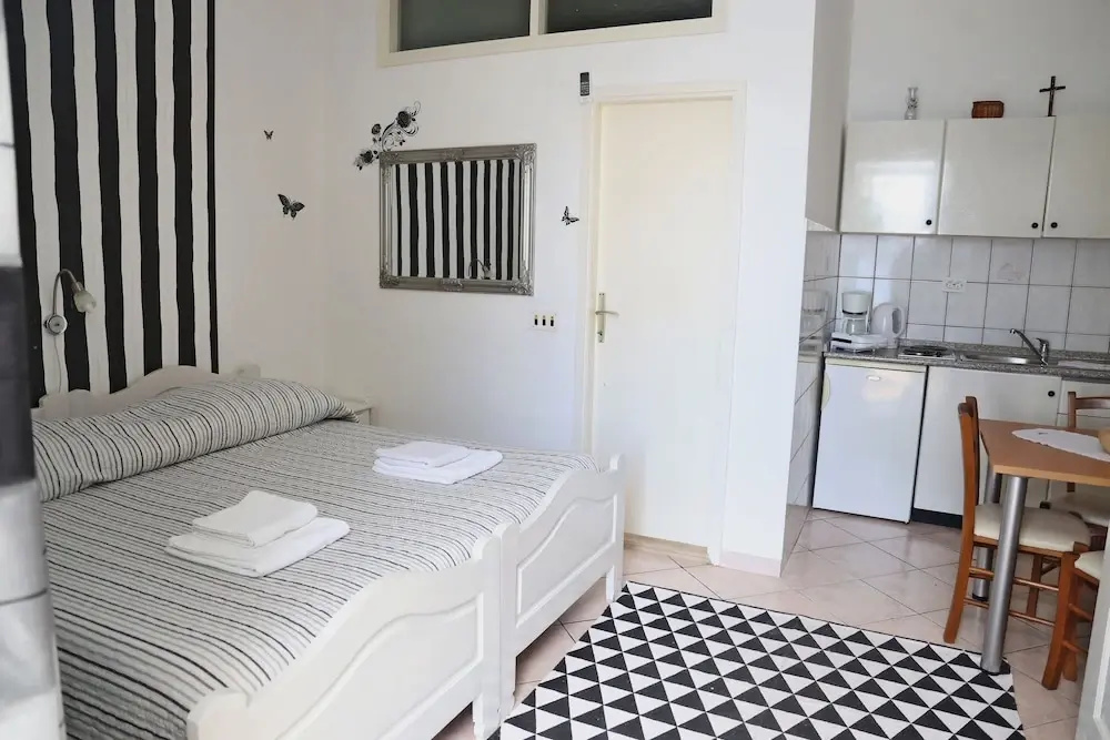 Apartments Nikolina