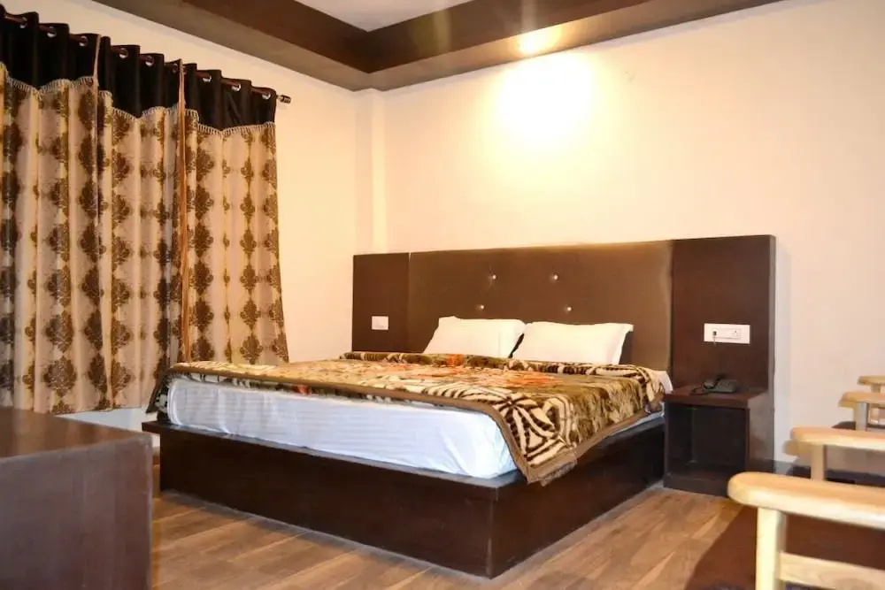 Hotel Tridev Manali