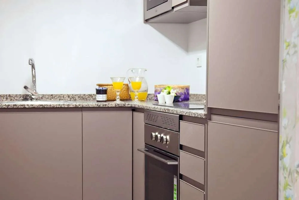 Feelathome Madrid Suites Apartments