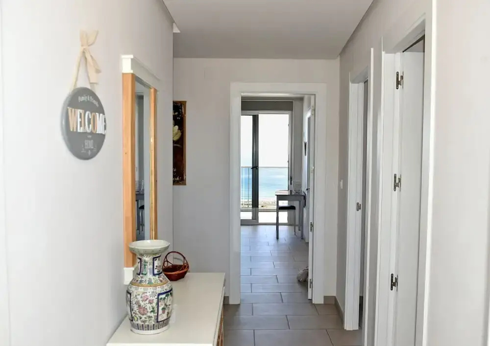 Apt with Sea View & Pool 5
