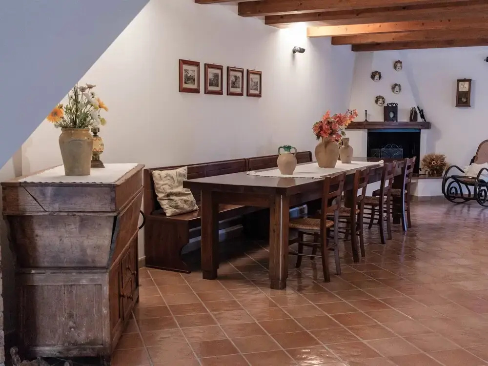 Traditional Villa in Varano With Private Garden