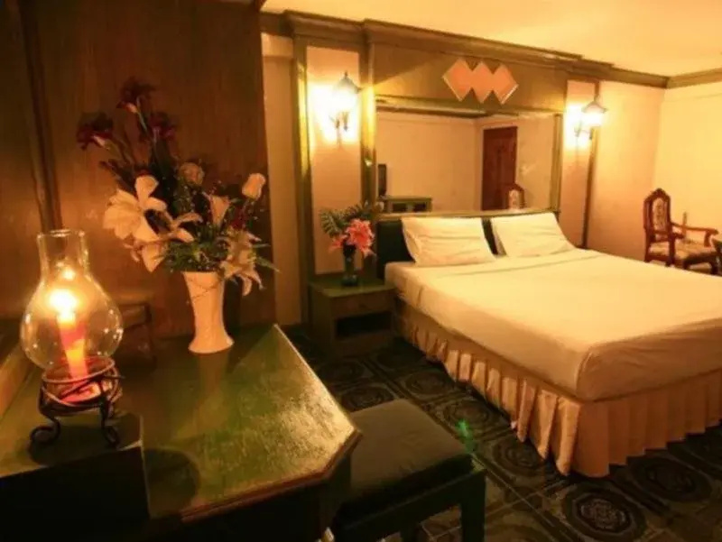 13 Coins Tower Hotel Ratchada
