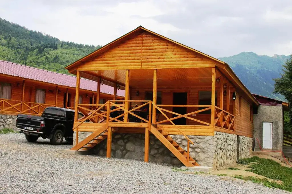 Hotel Ushba Hill
