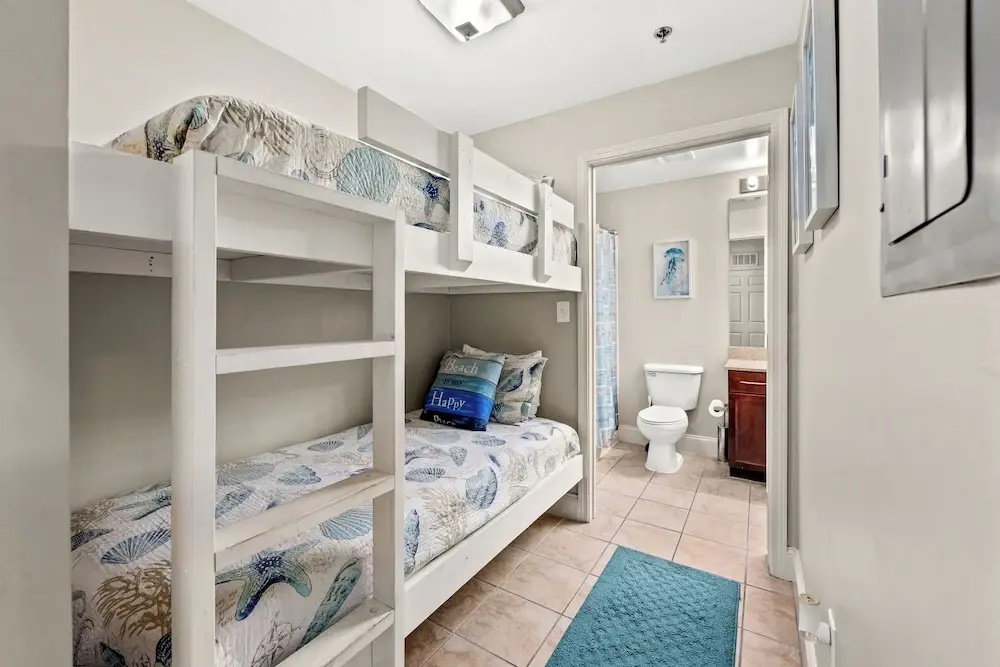 Laketown Wharf 1233 - Anchors Away