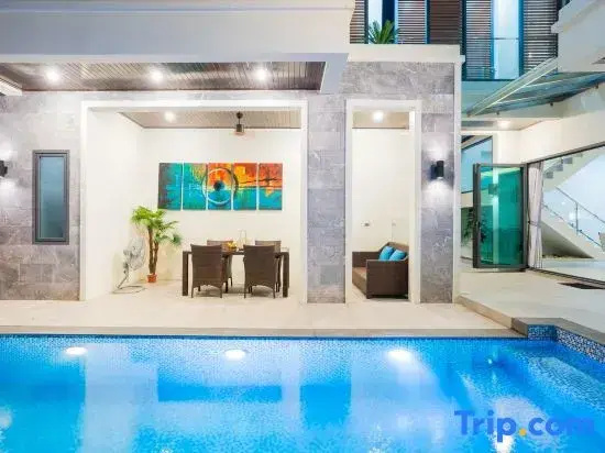 HOLLYWOOD Luxury PoolVilla Pattaya walking street 4 Bedrooms