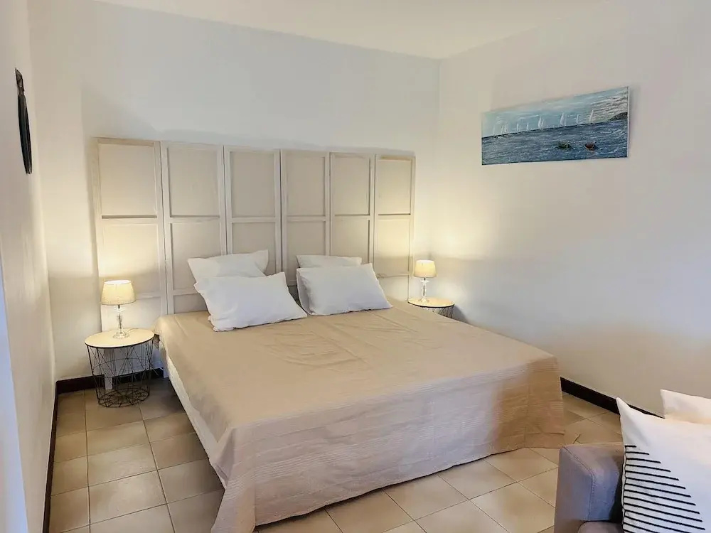 Studio With a Shared Pool Near the Beaches - 2244