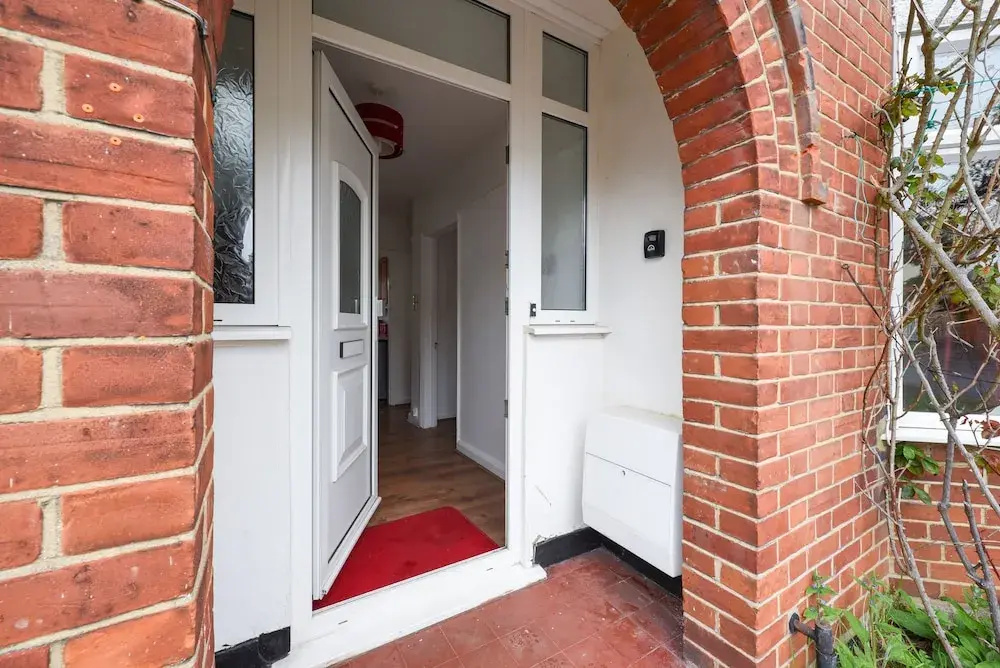 Dirac Lodge 4-bedroom House