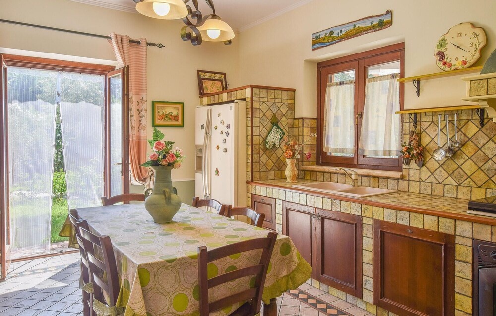 Beautiful Home in Isola di Capo Rizzuto With 3 Bedrooms