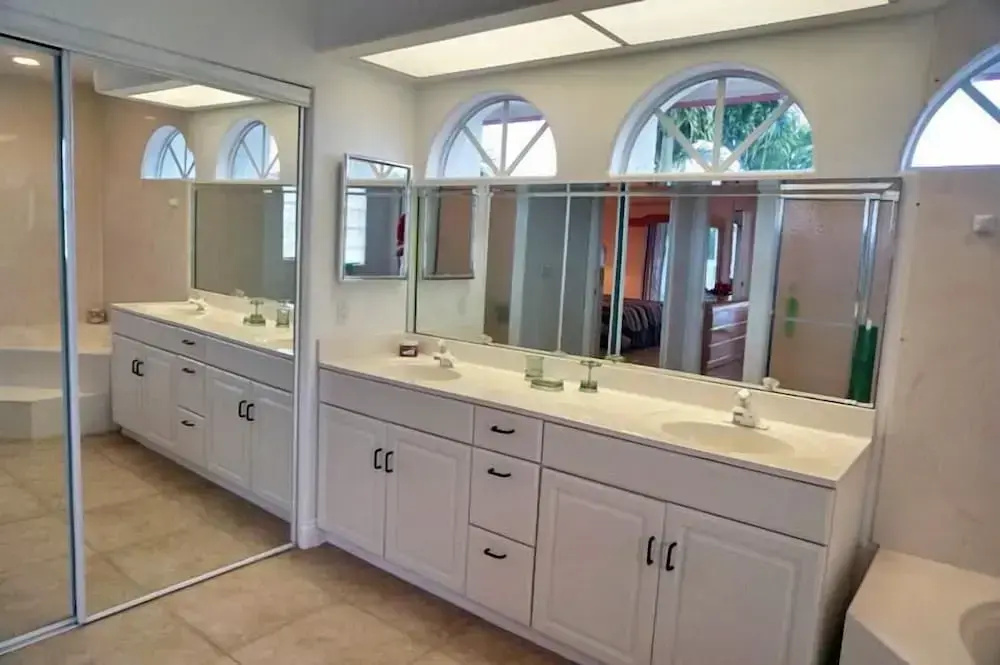 SHEN1124 3 Bedroom Holiday Home by Marco Naples Vacation Homes