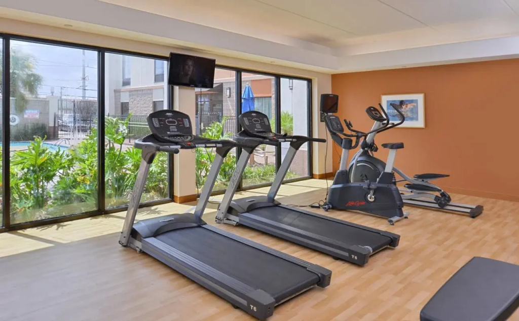 Holiday Inn Express and Suites New Orleans Airport by IHG